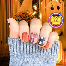 Load image into Gallery viewer, Halloween Nail Wraps: This is Halloween!

