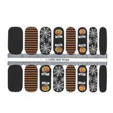 Load image into Gallery viewer, Halloween Nail Wraps: Trick or Treat!
